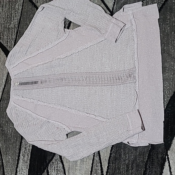 BKE KNIT YARN STITCHING V-NECK PALE LAVENDER DROPTAIL LONG-SLEEVE SHIRT - Picture 11 of 13